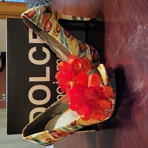 Peacock peep toe pumps size 7